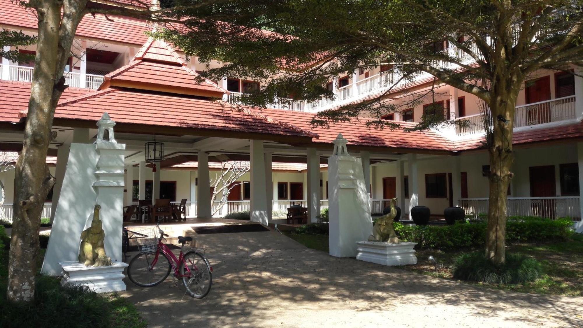 Suan Bua Hotel & Resort Ban Pong  Zewnętrze zdjęcie