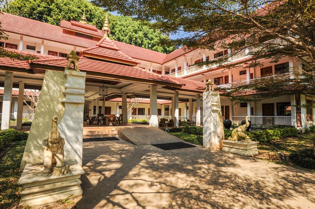 Suan Bua Hotel & Resort Ban Pong  Zewnętrze zdjęcie